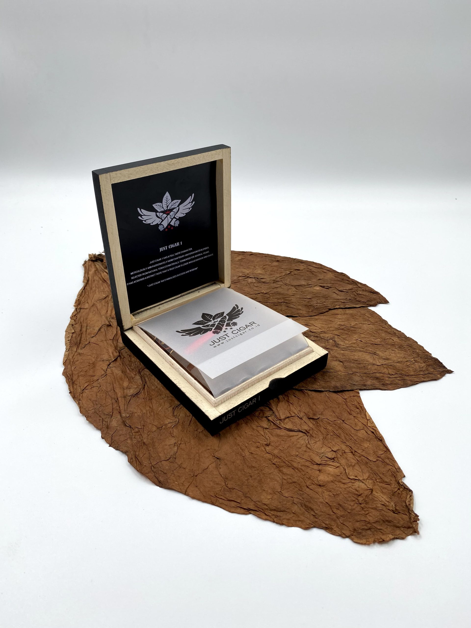 Just Cigar 1 Wooden Box - Isi (5Batang)